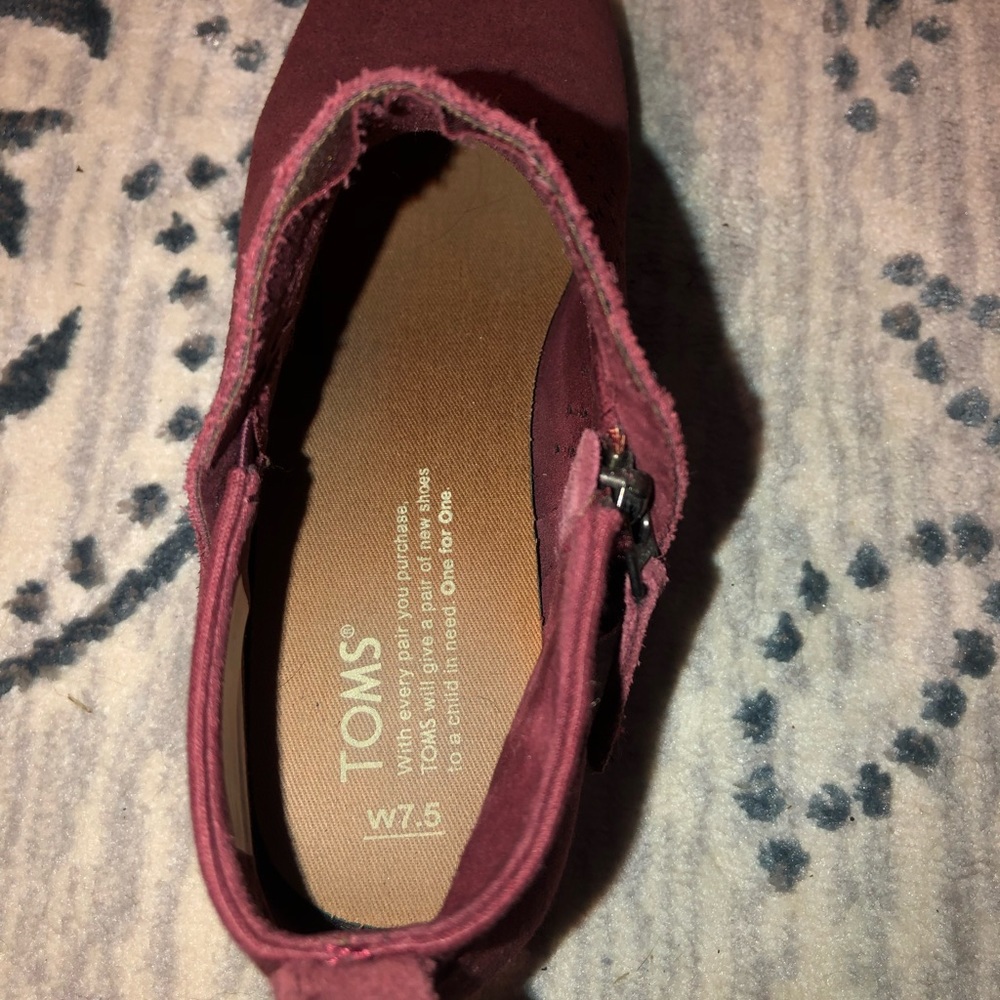 TOMS Booties - Picture 4 of 5